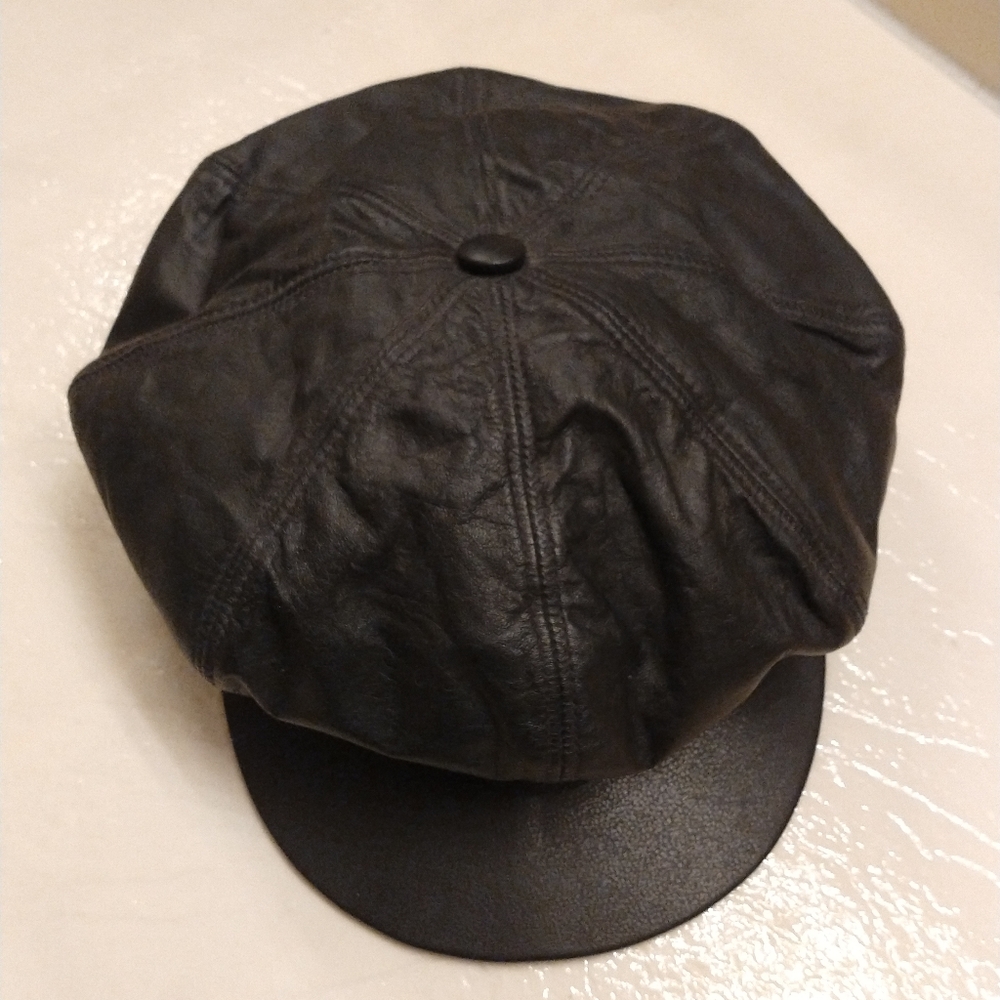 Harley-Davidson Vintage Black Leather Cap with Red Logo - Picture 7 of 15